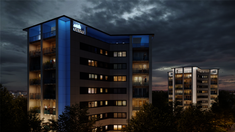 Visualisierung des modernisierten Gebäudes, Illumination in blau bei Nacht.
